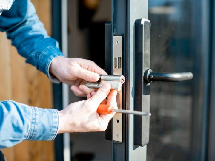 Reliable Maintenance and Repairs for Your Home on the Côte d'Azur.